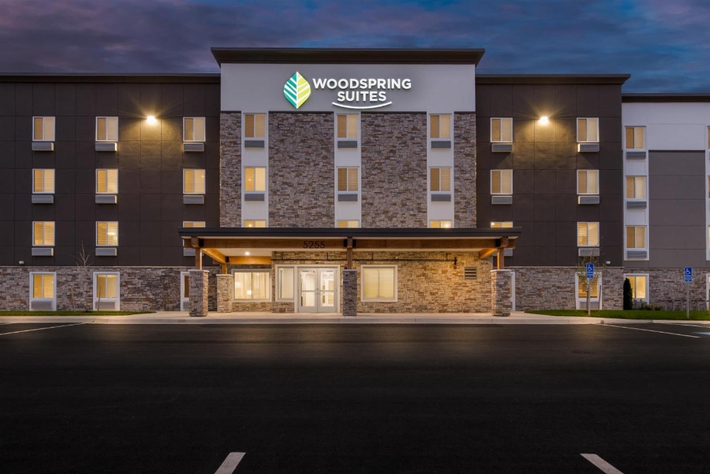 WoodSpring Suites Kansas City Airport Main image